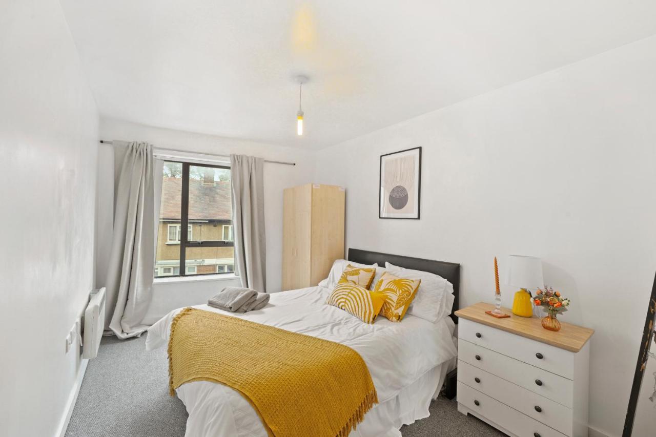 2 Bed Centre *