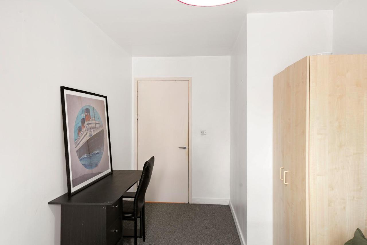 2 Bed Centre *